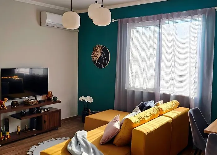 Apartamento Nuçi's Place 2, Sunny With Balcony Near Blloku