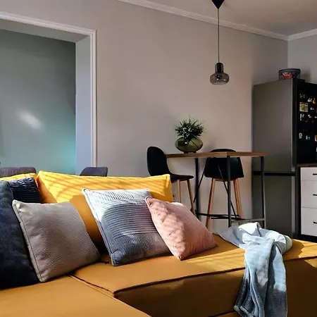 Apartament Nuci's Place 2 Sunny With Balcony 15 Min From Bllok Tirana