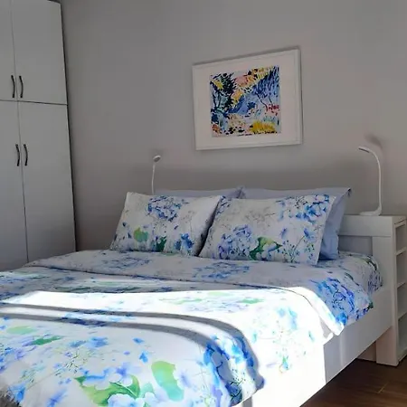 Nuci's Place 2 Sunny With Balcony 15 Min From Bllok * Tirana