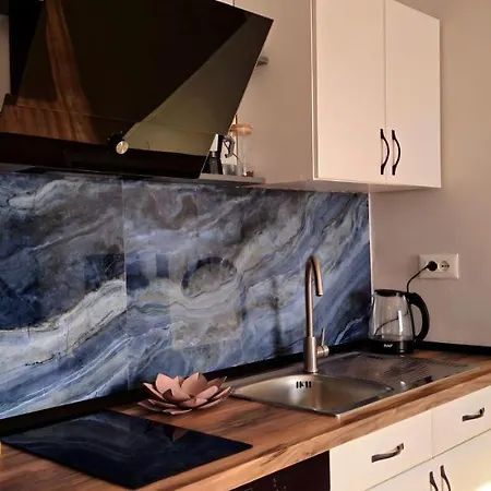 Nuci's Place 2 Sunny With Balcony 15 Min From Bllok Apartament *