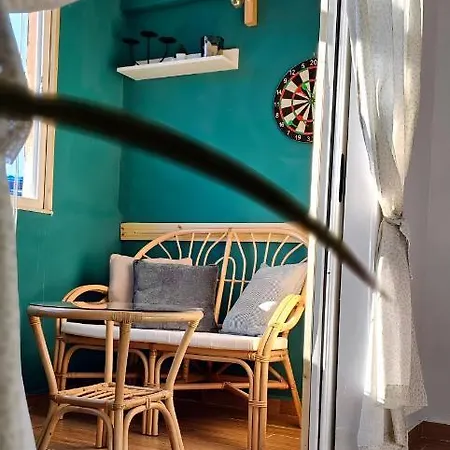 Apartment Nuci's Place 2, Sunny With Balcony Near Blloku Tirana