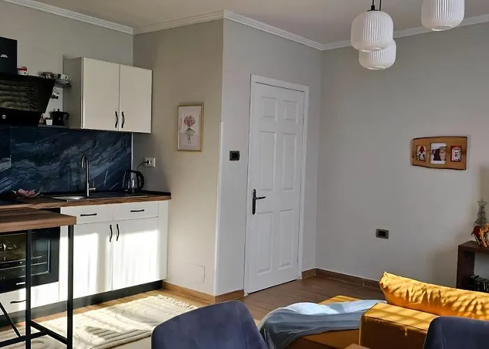 Lejlighed Nuci's Place 2 Sunny With Balcony 15 Min From Bllok *